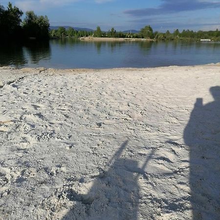 Ferienwohnung Schuhmann Mit Wintergarten Und Garten Therme Aquapulco Und Ikuna Erlebnispark, Zoo Schmiding 20 Min Mit Auto Entfernt Ab 3 Naechte Buchbar Hinzenbach Kültér fotó