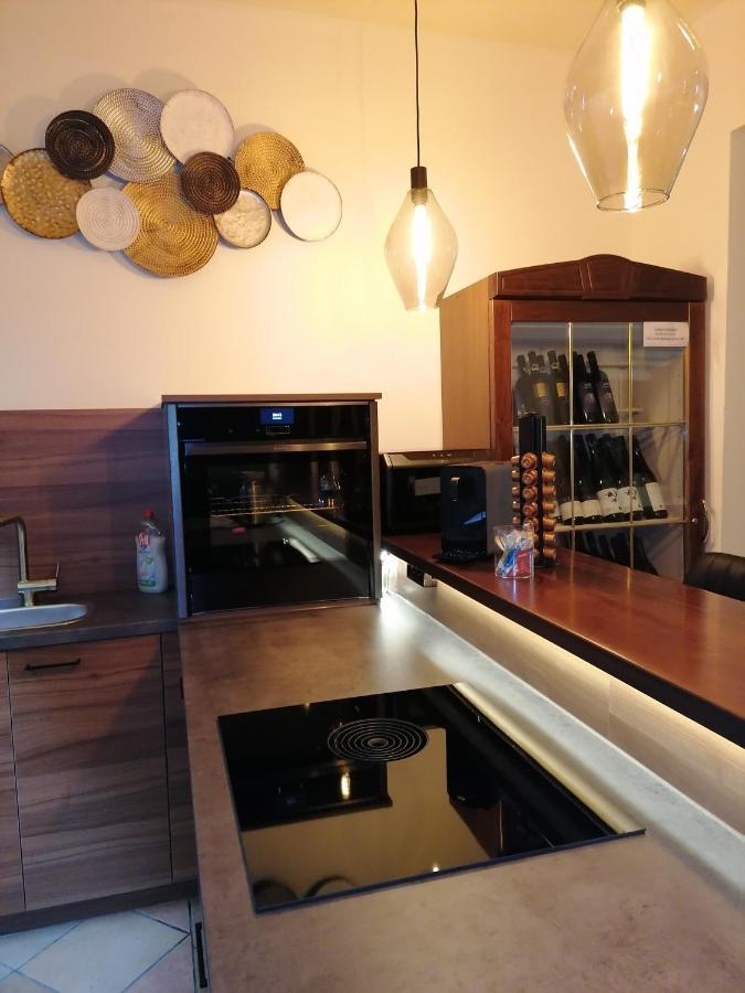 Ferienwohnung Schuhmann Mit Wintergarten Und Garten Therme Aquapulco Und Ikuna Erlebnispark, Zoo Schmiding 20 Min Mit Auto Entfernt Ab 3 Naechte Buchbar Hinzenbach Kültér fotó