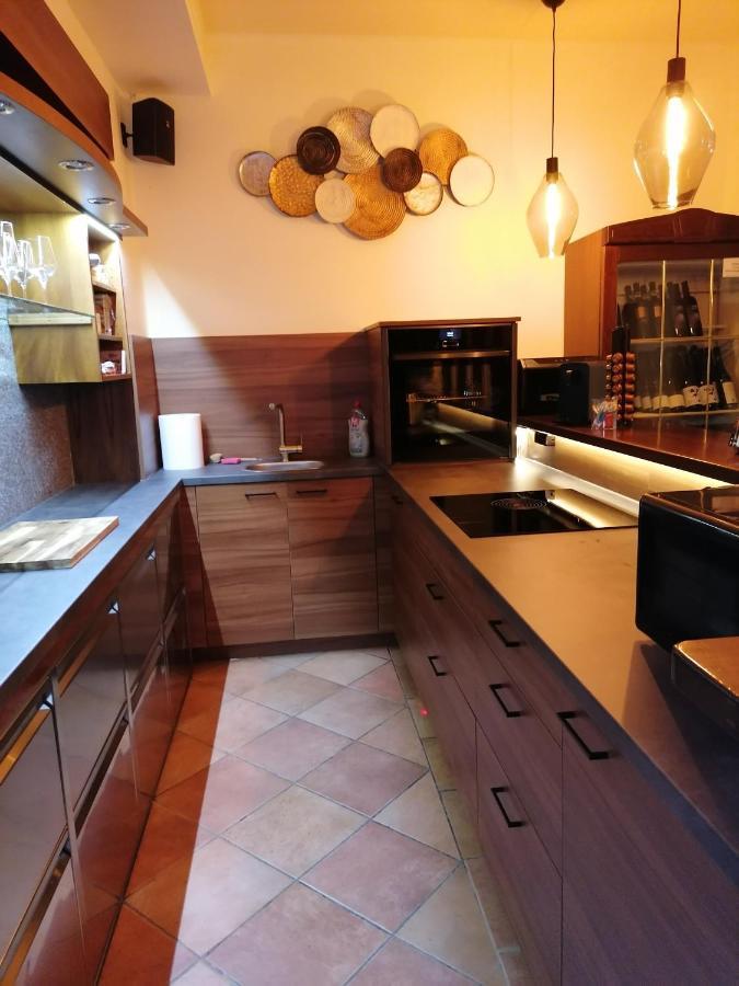 Ferienwohnung Schuhmann Mit Wintergarten Und Garten Therme Aquapulco Und Ikuna Erlebnispark, Zoo Schmiding 20 Min Mit Auto Entfernt Ab 3 Naechte Buchbar Hinzenbach Kültér fotó