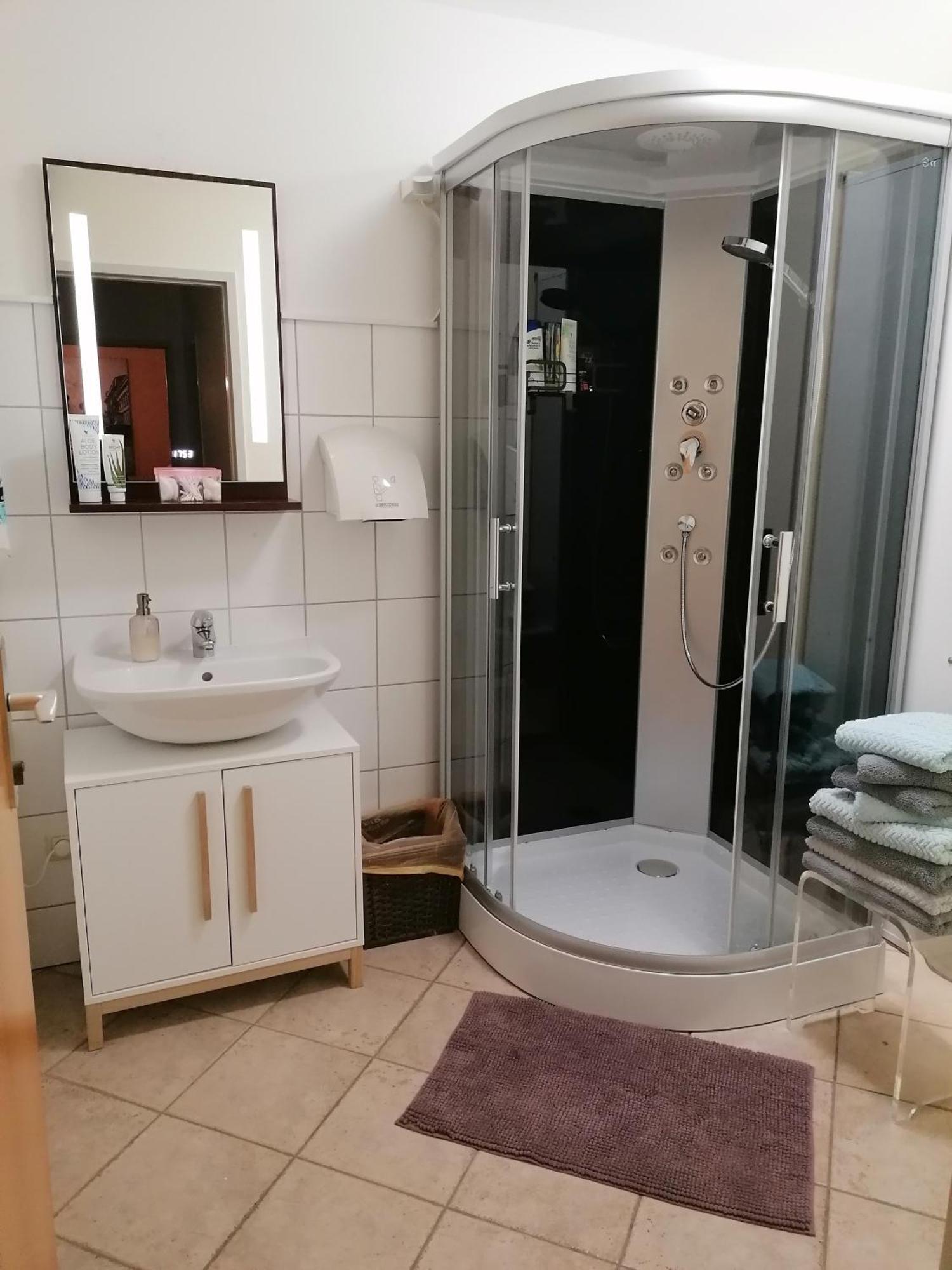 Ferienwohnung Schuhmann Mit Wintergarten Und Garten Therme Aquapulco Und Ikuna Erlebnispark, Zoo Schmiding 20 Min Mit Auto Entfernt Ab 3 Naechte Buchbar Hinzenbach Kültér fotó